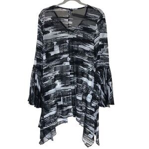 Dor Dor Couture Black and White Mesh Bell Sleeve Top Size 1X‎